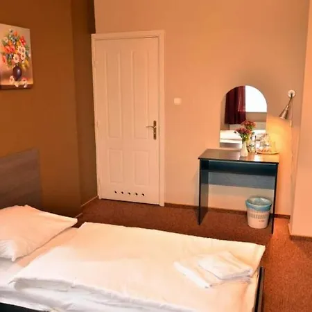 Dworek Mitro منزل للإقامة