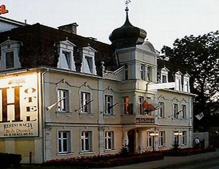 Dworek Mitro منزل للإقامة