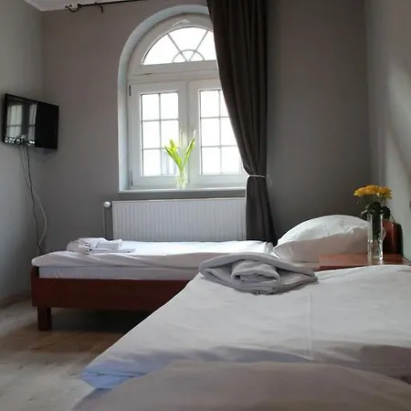 Dworek Mitro منزل للإقامة *